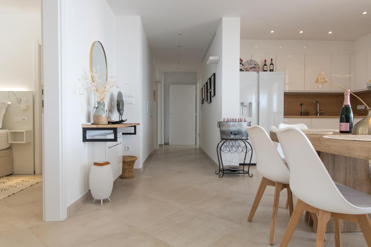 Villa Smaragd - Perle - Luxury Apartments With Shared Pool Makarska Eksteriør bilde