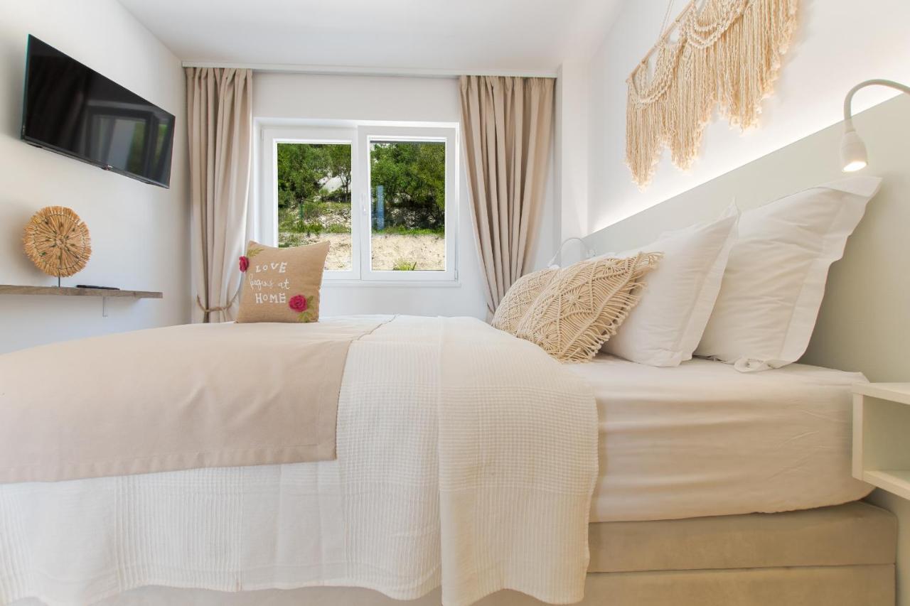 Villa Smaragd - Perle - Luxury Apartments With Shared Pool Makarska Eksteriør bilde