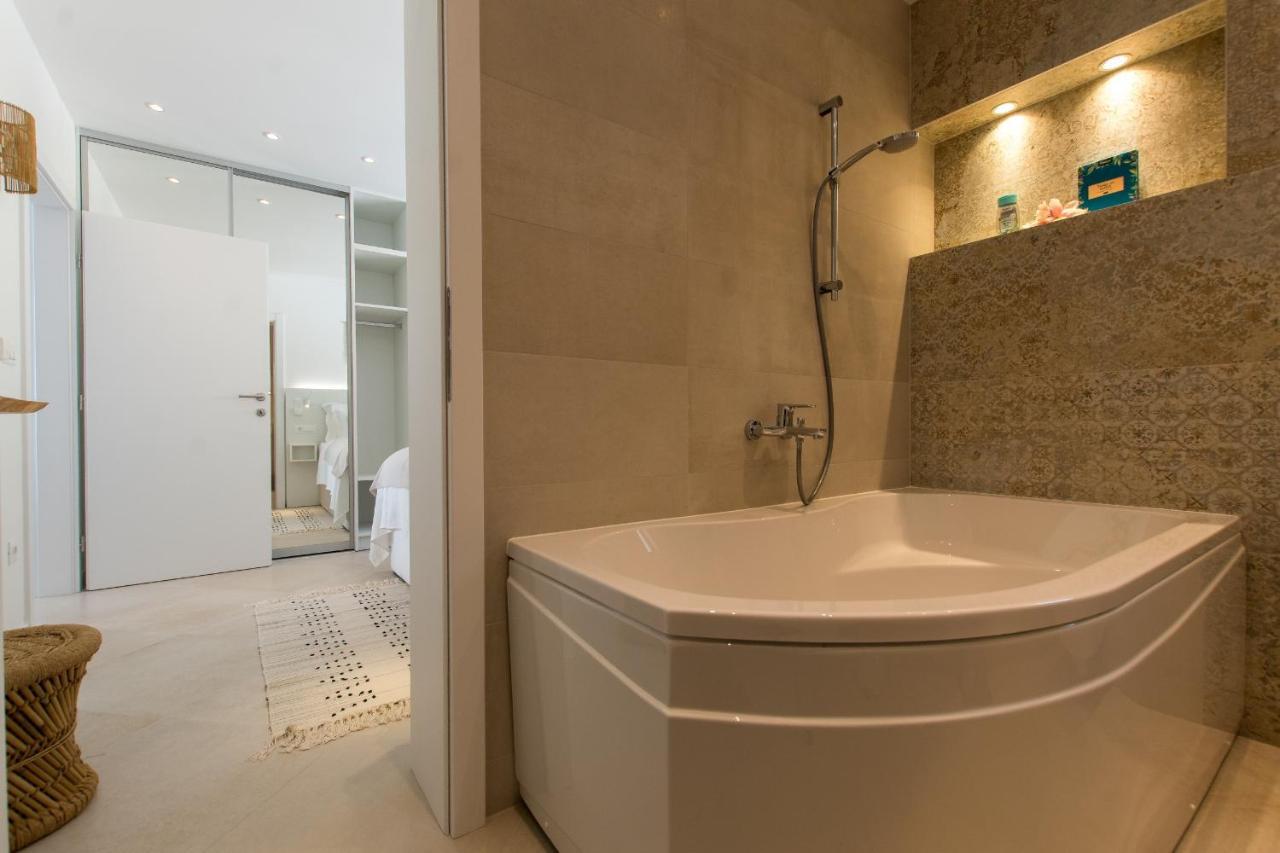 Villa Smaragd - Perle - Luxury Apartments With Shared Pool Makarska Eksteriør bilde