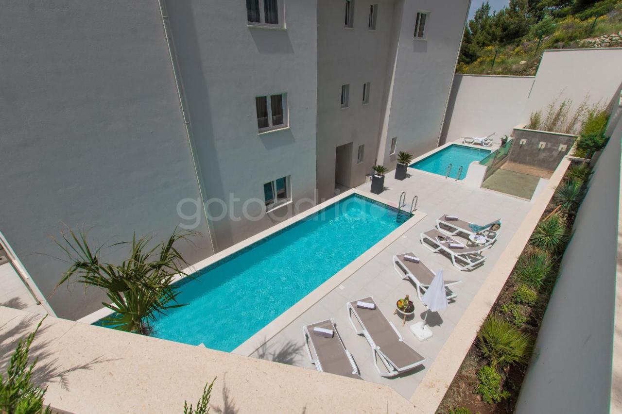 Villa Smaragd - Perle - Luxury Apartments With Shared Pool Makarska Eksteriør bilde